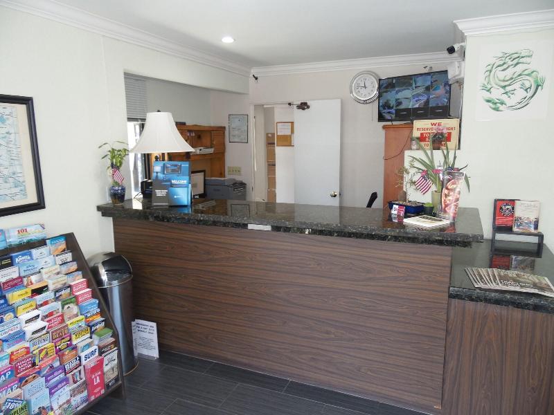 Hi Way Host Motel - photo 7