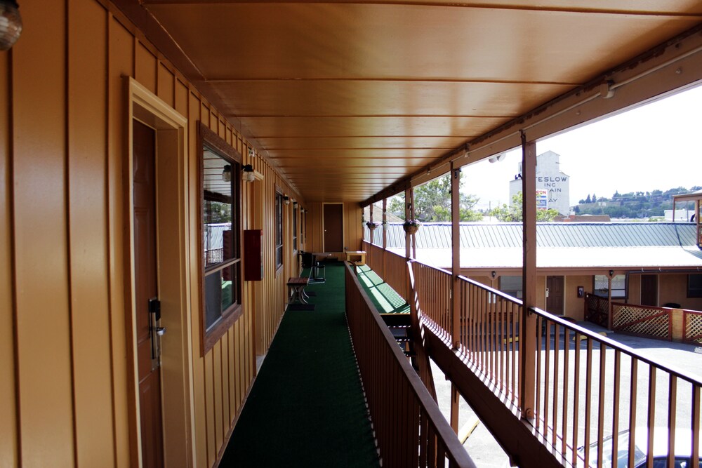 Country Motor Inn - photo 77