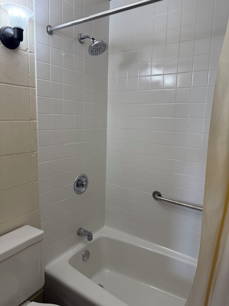 Smartwood Inn - photo 31