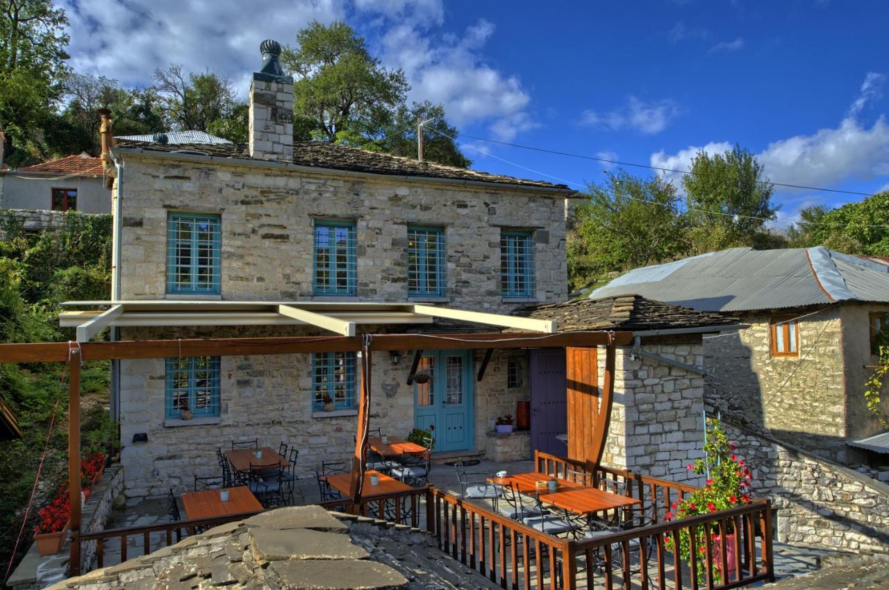 Virginia - carbon neutral hotel in Asprangeloi
