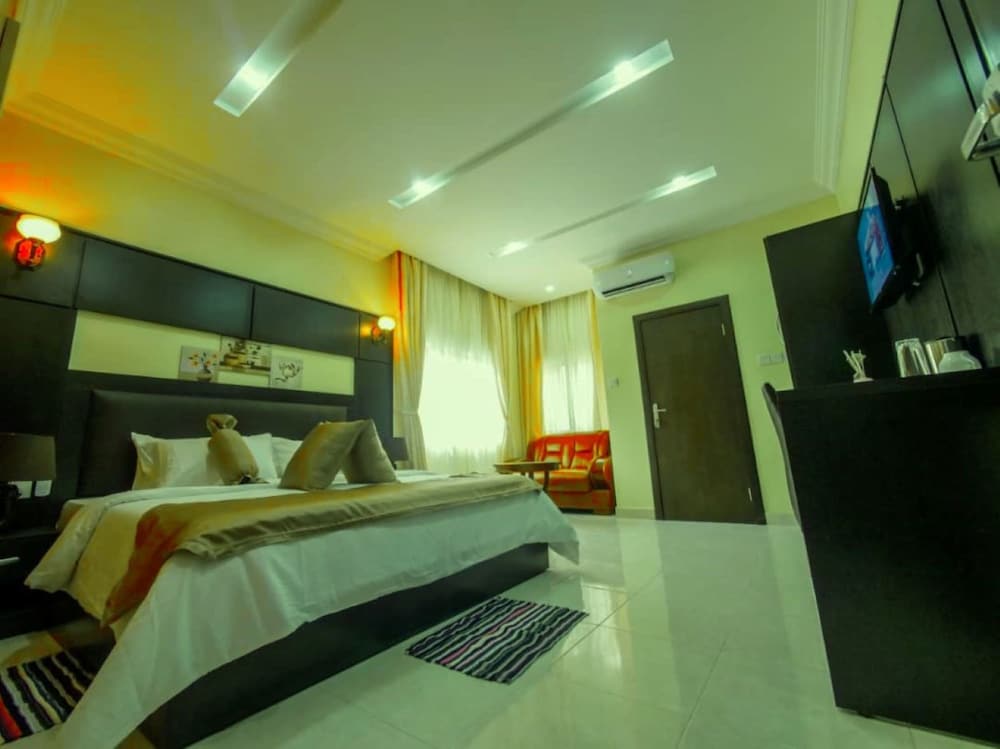 Witsspring Suites - carbon neutral hotel in Lagos