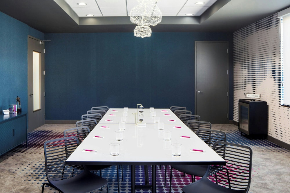 Aloft Phoenix Airport - photo 34