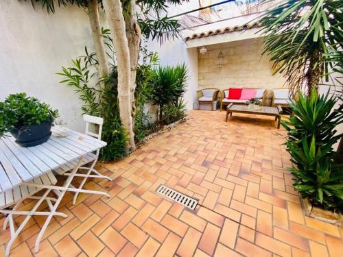 La Saline - carbon neutral hotel in Aigues-Mortes