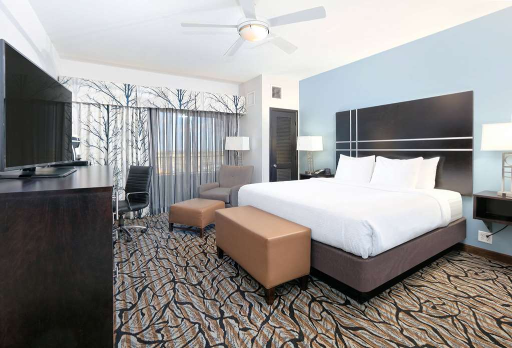 La Quinta Inn & Suites by Wyndham Lubbock Southwest - photo 25