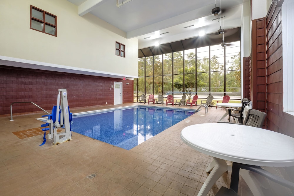 Red Roof Inn & Suites Jacksonville NC - photo 33
