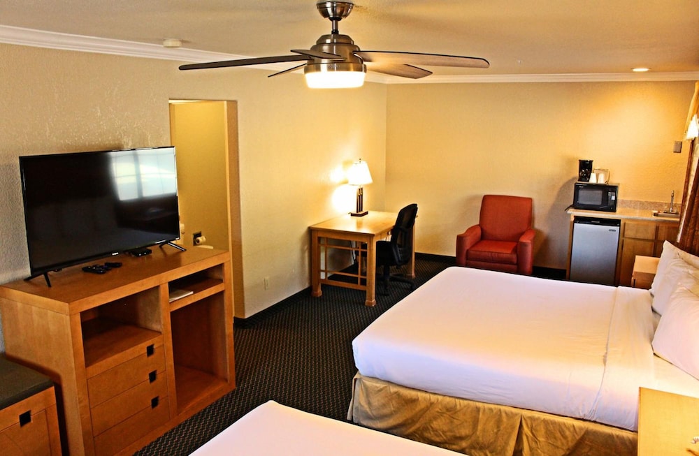 Lake Point Lodge - photo 15