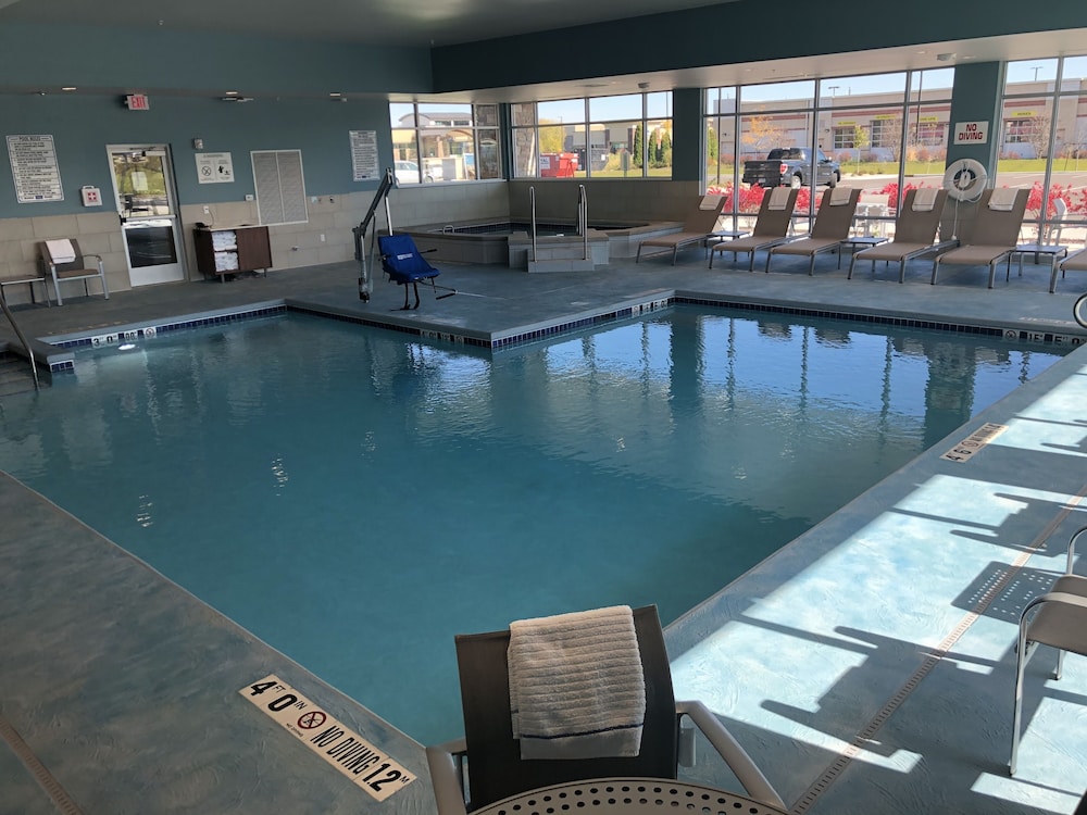 Holiday Inn Express & Suites Madison West Middleton - photo 33