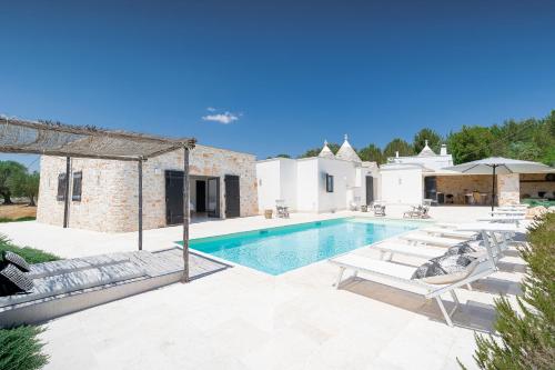 Trullo And Lamia Cinera in Cisternino, Italy