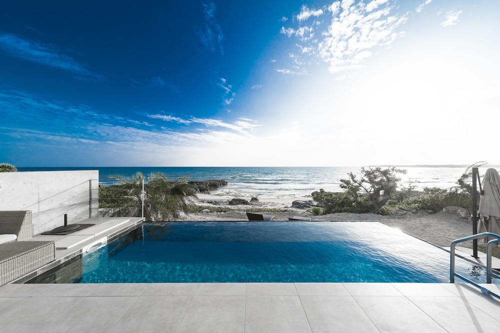 D’s Grow Resort Infinity Pool Villa in Miyakojima, Japan