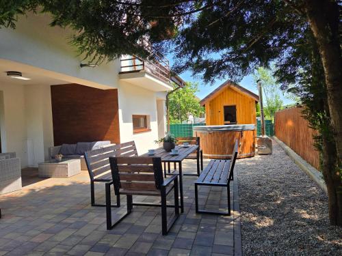 Wakacyjne SPA Małe Swornegacie nad trzema jeziorami z jacuzzi in Chojnice, Poland