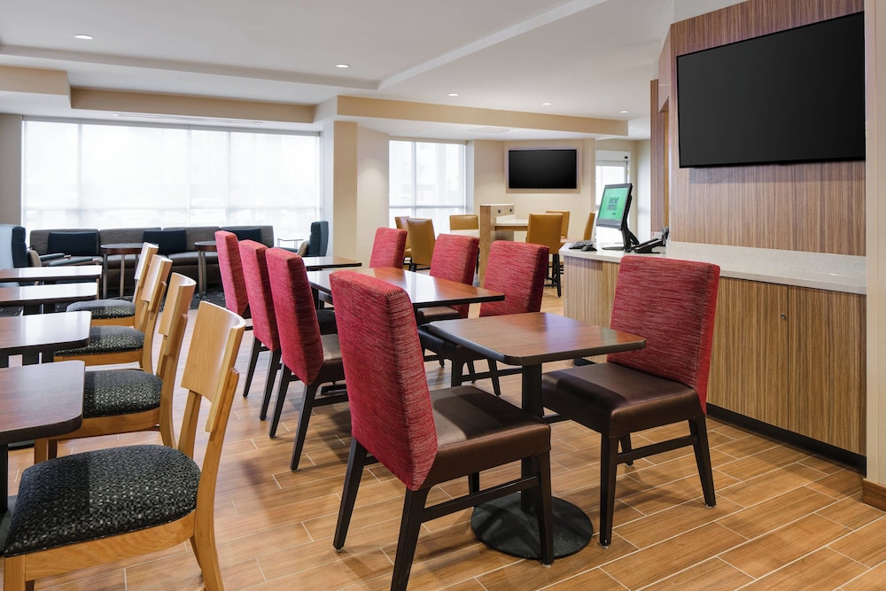 Towneplace Suites Kansas City Airport - photo 22