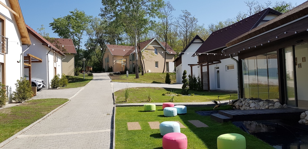 Kenese Völgye Villahotel in Balatonkenese, Hungary