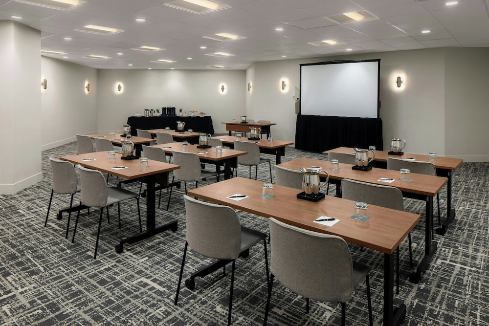 AC Hotel by Marriott Portland Lake Oswego - photo 52