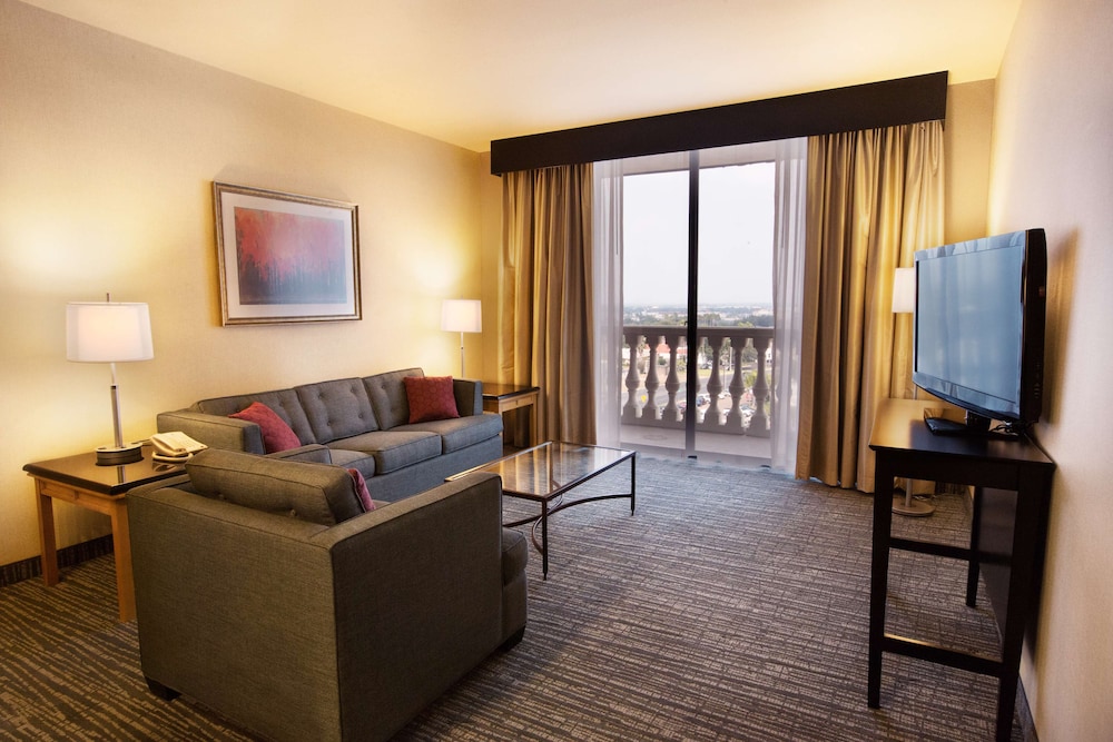DoubleTree Suites by Hilton Hotel McAllen - photo 9