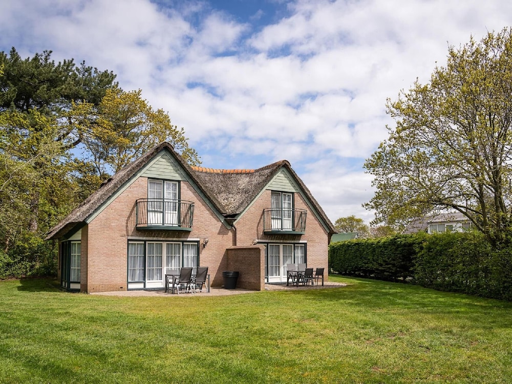 Luxury Villa With 3 Bathrooms not far From the sea on Texel — 4-Star Luxury Hotel in De Koog, Netherlands
