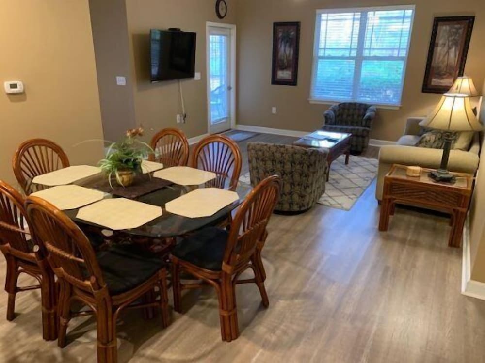 24006 Woodlands Way 10465757 — Calabash