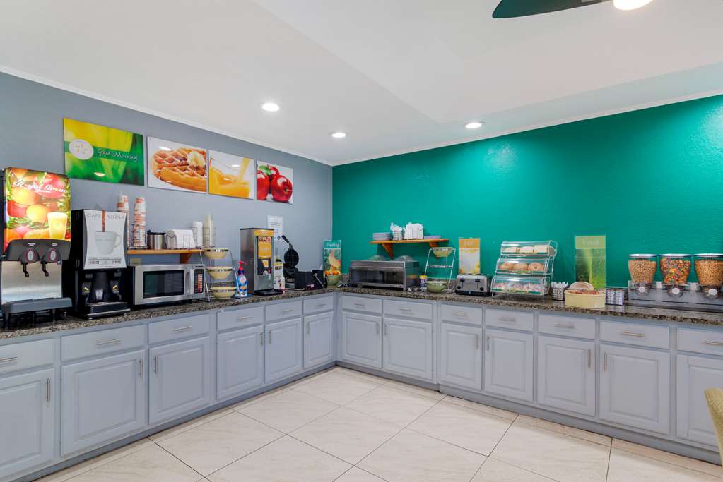 Quality Inn Newnan Atlanta South - photo 27