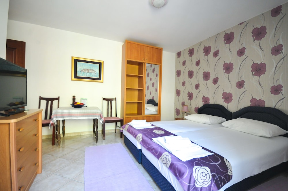 Vila Balic — 4-Star Luxury Hotel in Budva, Montenegro