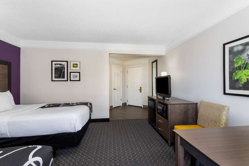 La Quinta Inn & Suites by Wyndham Denver Boulder Louisville - photo 15
