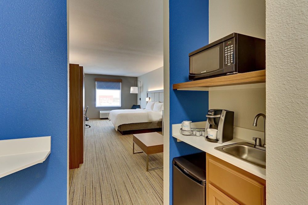 Holiday Inn Express Hotel & Suites Weatherford by IHG - photo 35