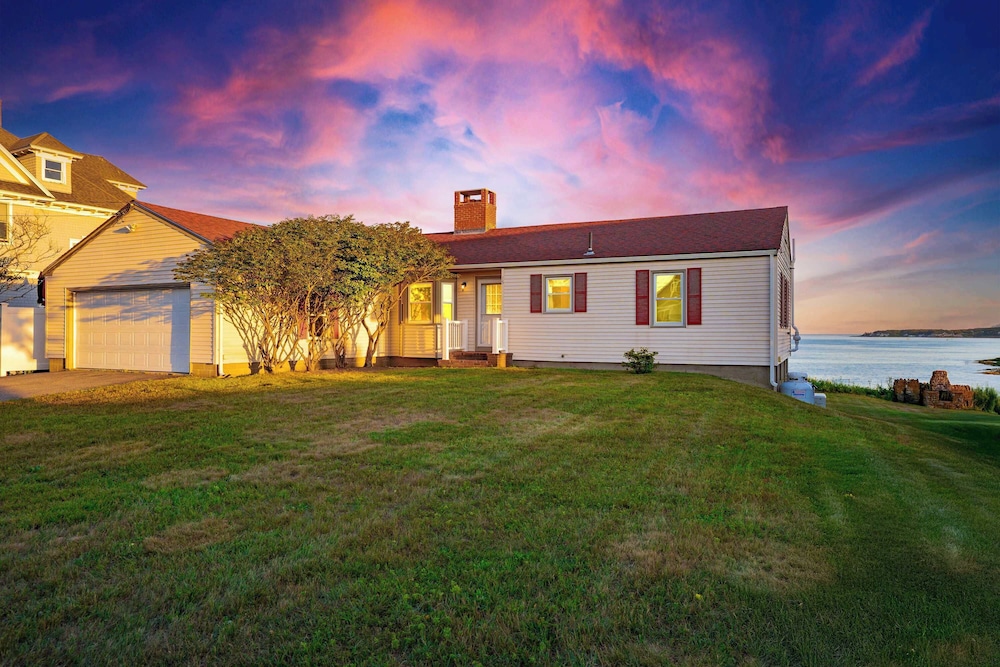 Oceanfront Ping Pong 1 Min Walk to Beach Pets Welcome in York Beach, United States