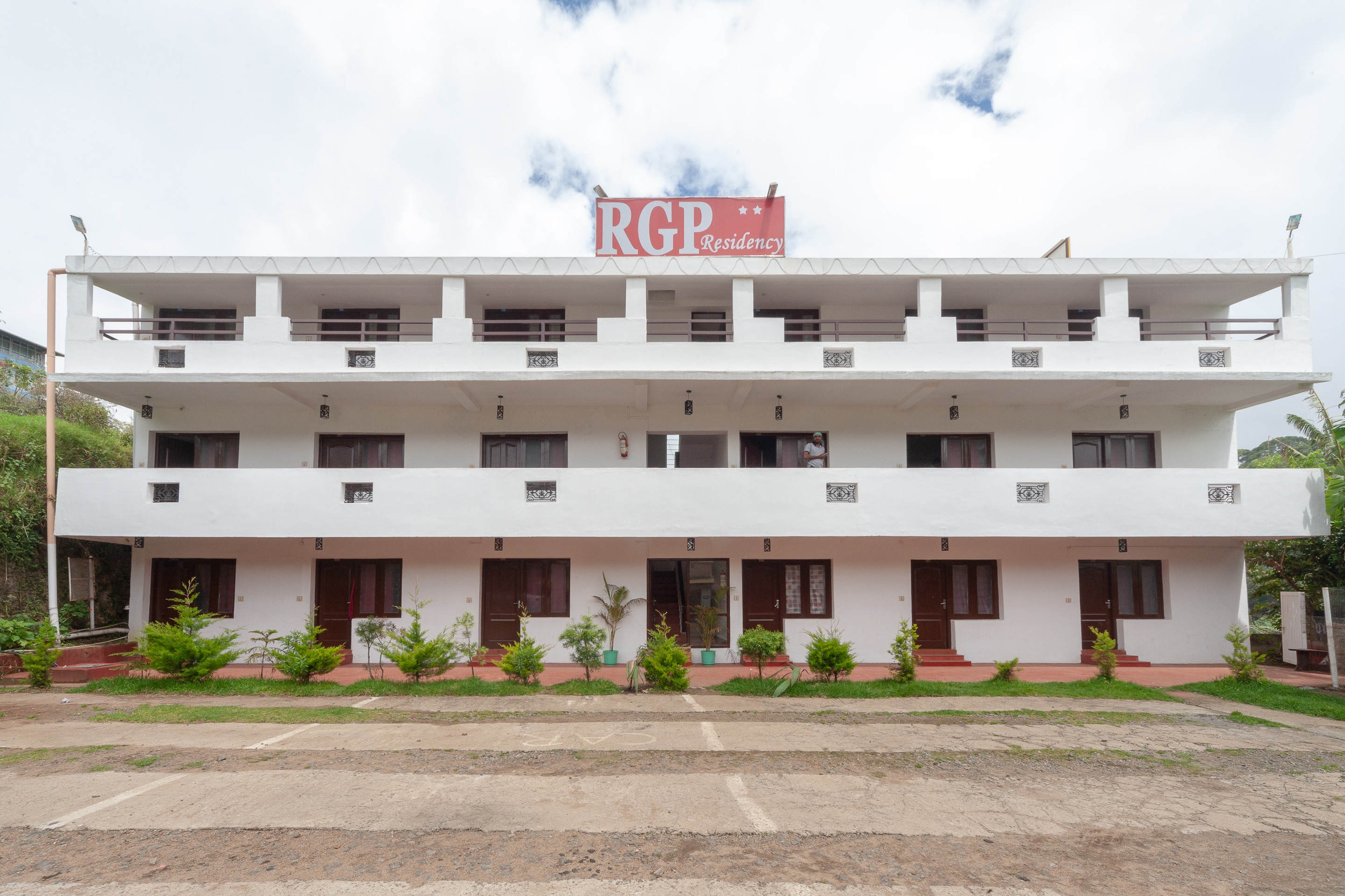 Hotel O By Oyo Rgp Residency Kodaikanal Lake 22271687 — Kodaikanal