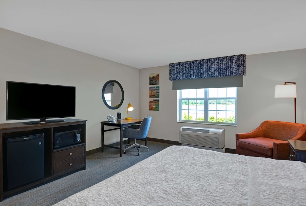 Hampton Inn Bath - photo 20