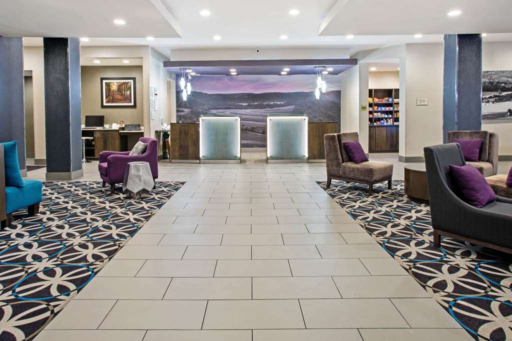 La Quinta Inn & Suites by Wyndham York - photo 7