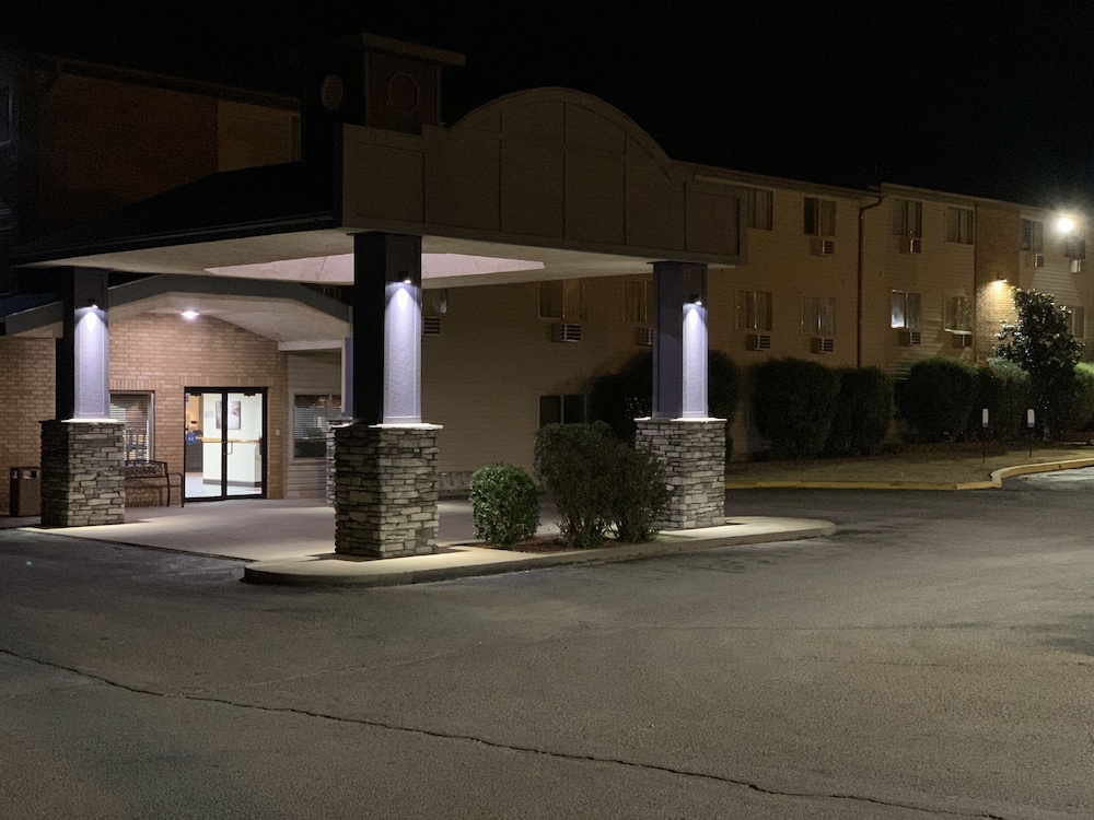 Brentwood Inn - photo 47