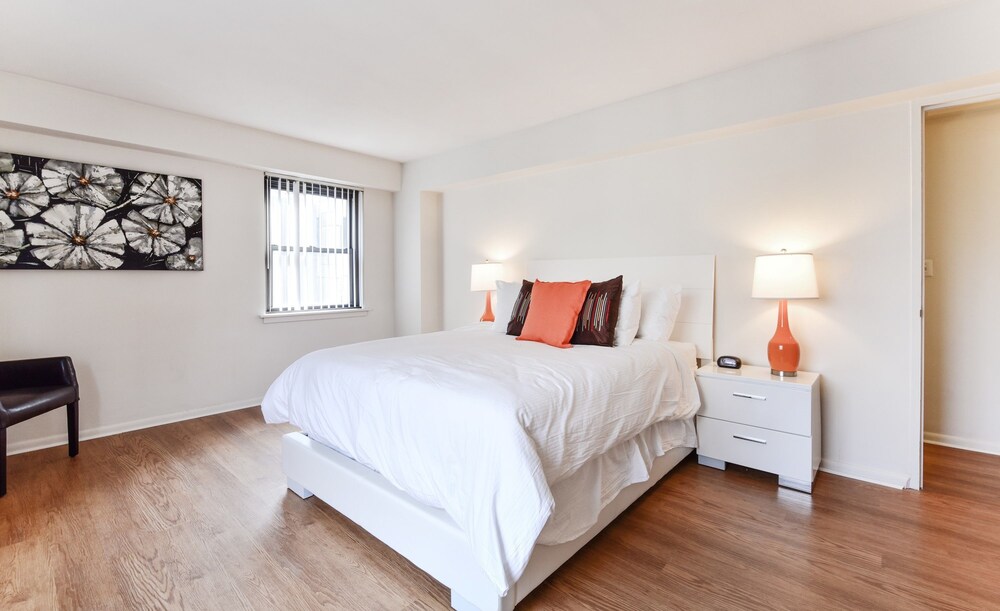 Global Luxury Suites At Emerson Place - photo 5