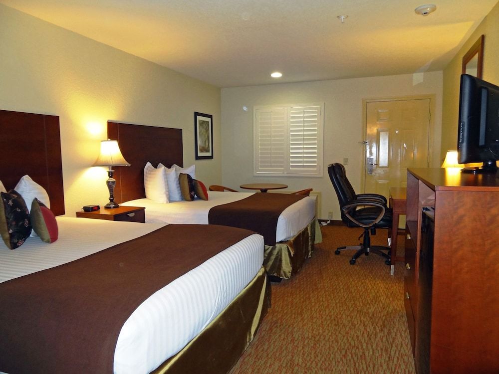 Kenedy Inn & Suites - photo 9