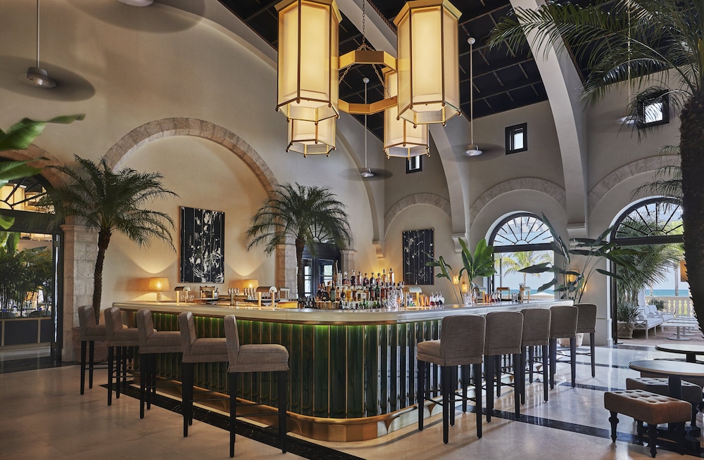 Four Seasons Hotel at The Surf Club - photo 70