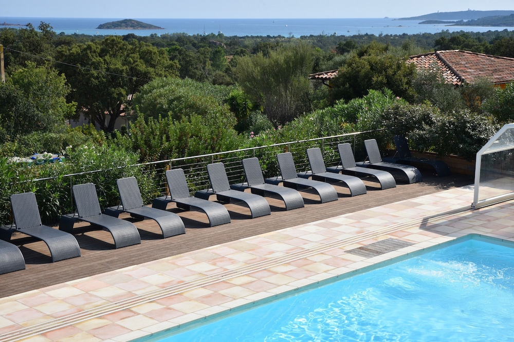 Résidence Chiar' Di Luna — 4-Star Luxury Hotel in Zonza, France