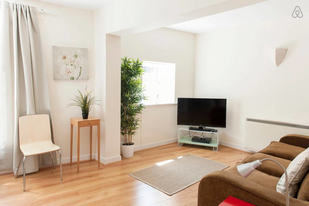 MetroStays Temple Bar 11 — 4-Star Luxury Hotel in Dublin, Republic of Ireland