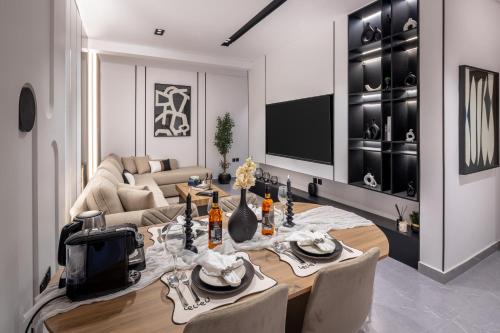 Delmar Luxury 3BR Apartment 2 — 4-Star Luxury Hotel in Jeddah, Saudi Arabia
