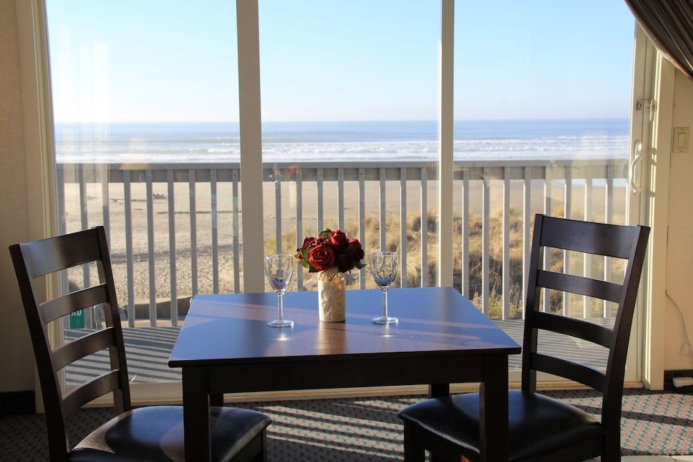 Sunset Surf Motel - photo 10