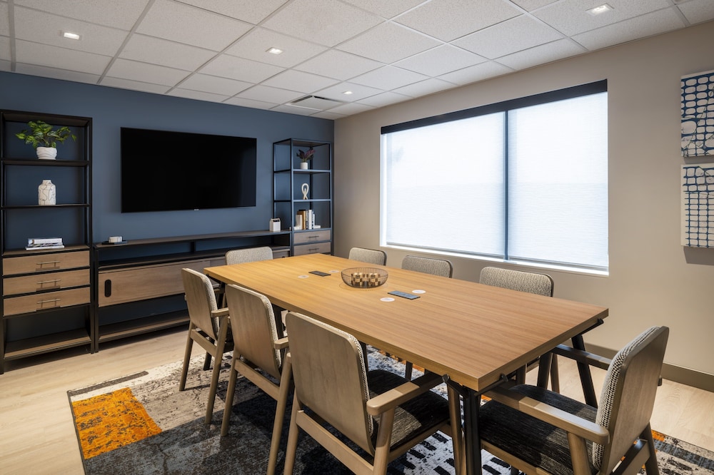 Atwell Suites Austin Airport by IHG - photo 77