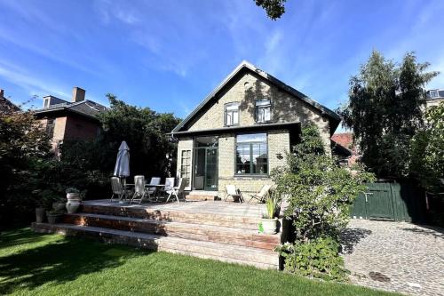 Luxurious Private Centrally Located Mansion — hotel in Frederiksberg