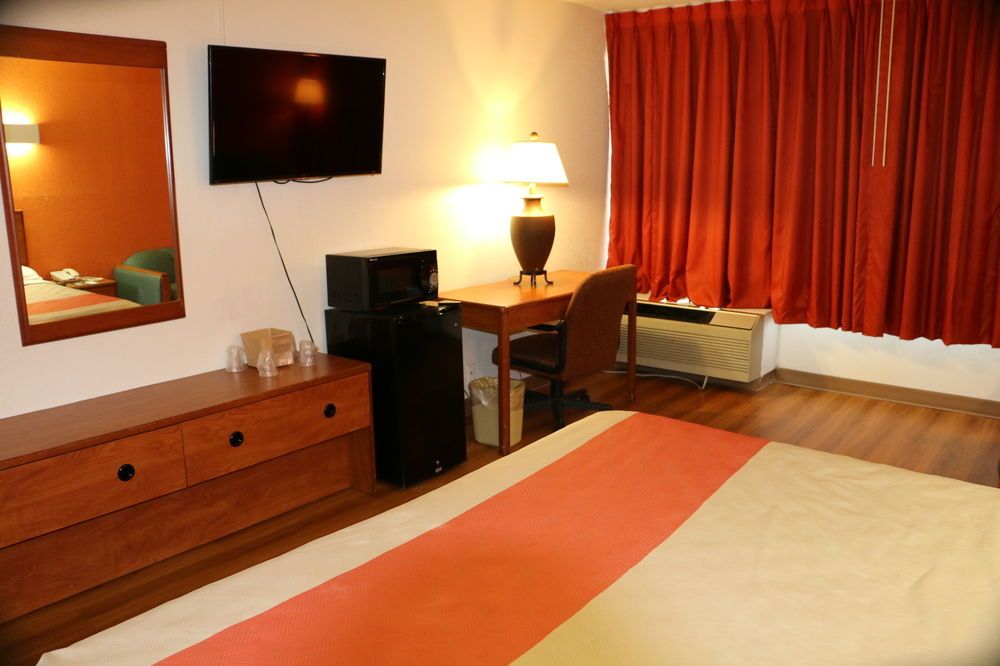 Motel 6 Tulsa Airport - photo 16