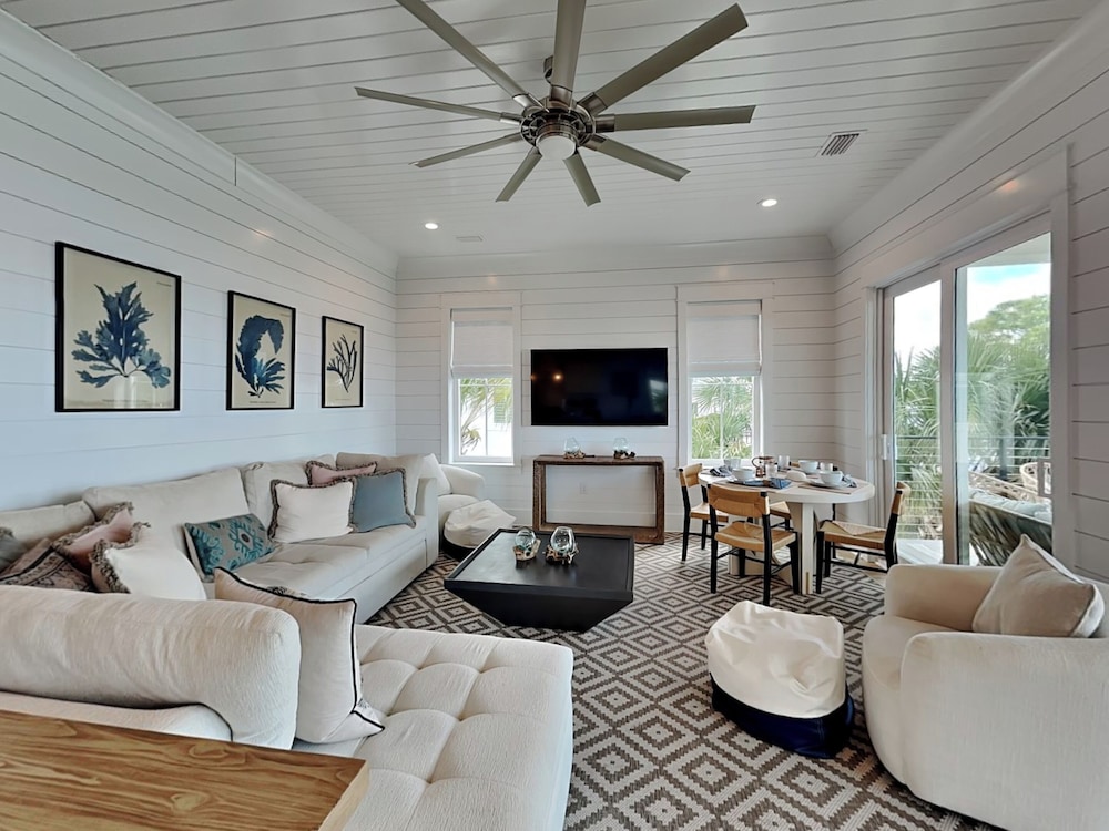 The Osprey #8 by Southern Vacation Rentals — 4-Star Luxury Hotel in Orange Beach, United States