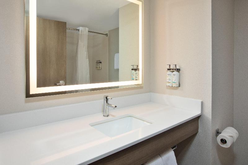 Holiday Inn Express I 26 & Us 29 At Westgate Mall by IHG - photo 25