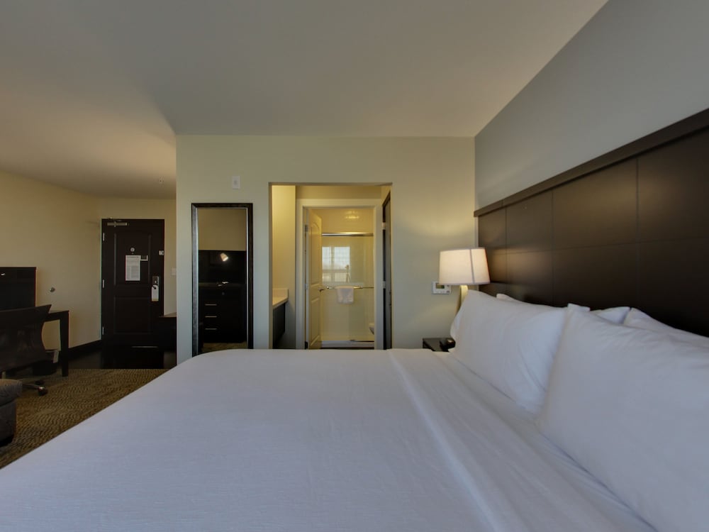 Staybridge Suites Madison Fitchburg - photo 31