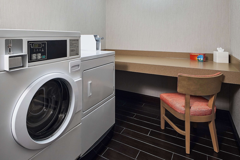 Hampton Inn & Suites Hershey Near The Park - photo 32