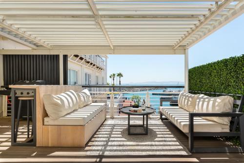Spacious Luxury Apartment Waterfront