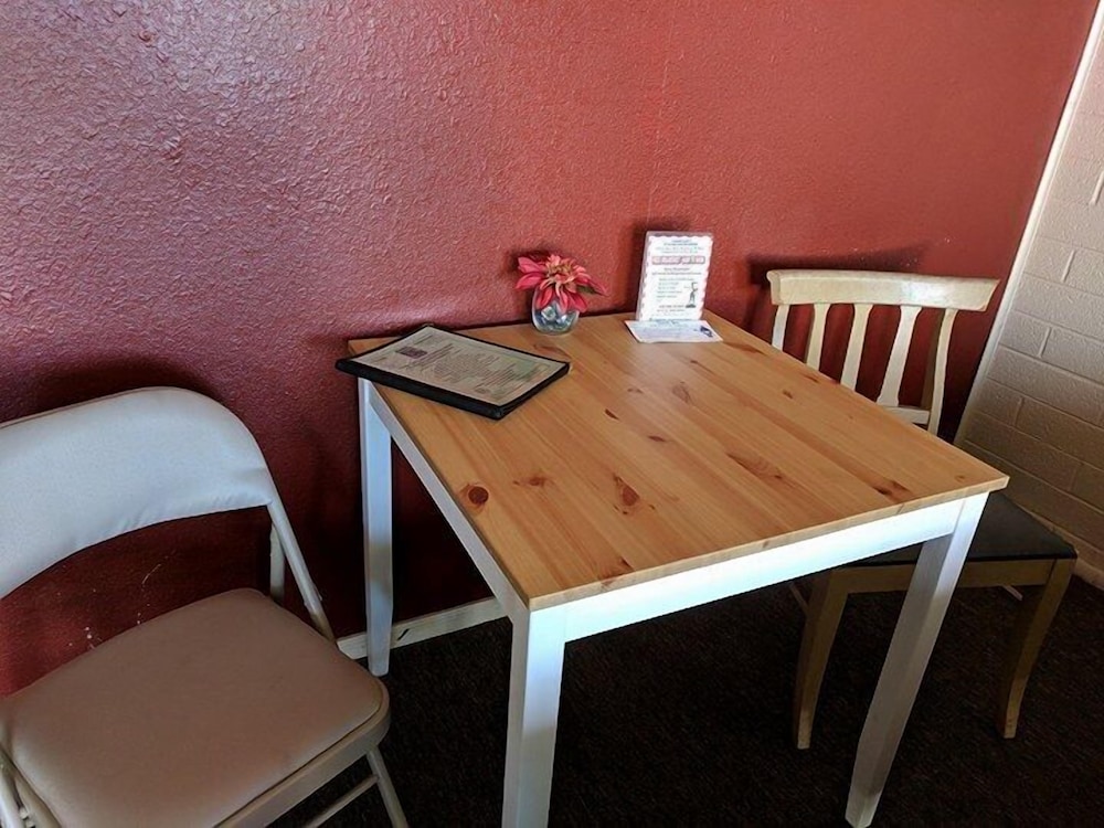 Grand Canyon Caverns Inn - photo 16