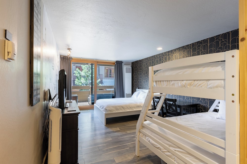 Flurry by Avantstay Tahoe Donner Home w Access to Northstar Resort Community - featured photo
