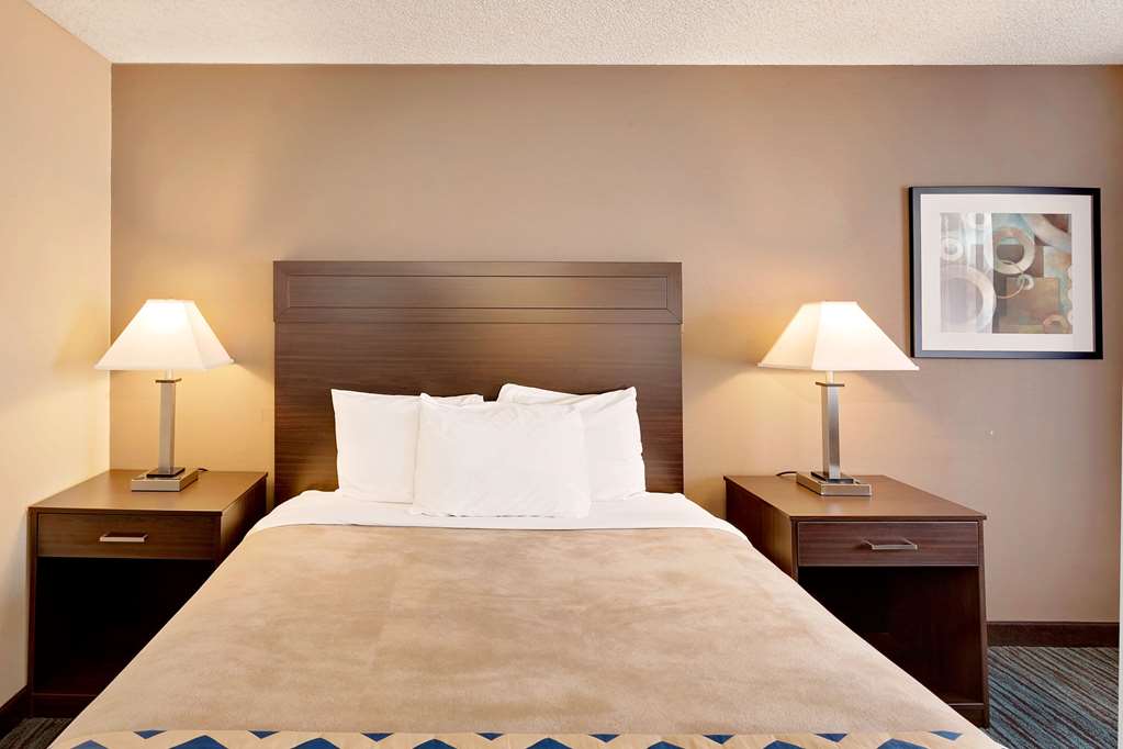 Travelodge by Wyndham Aberdeen - photo 11