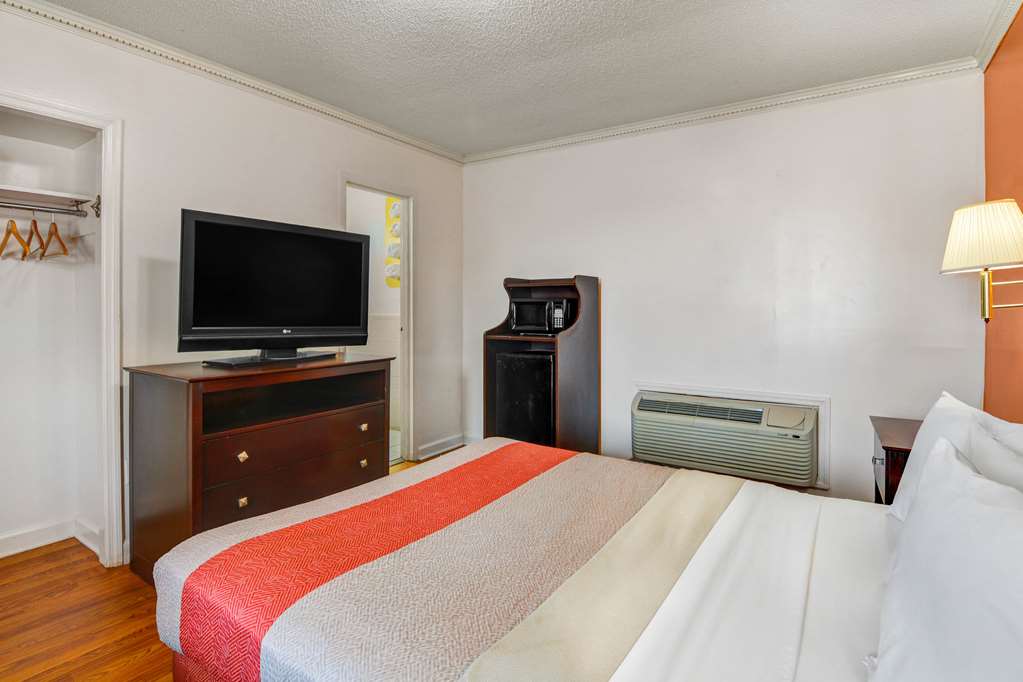 Motel 6 Americus GA - photo 11