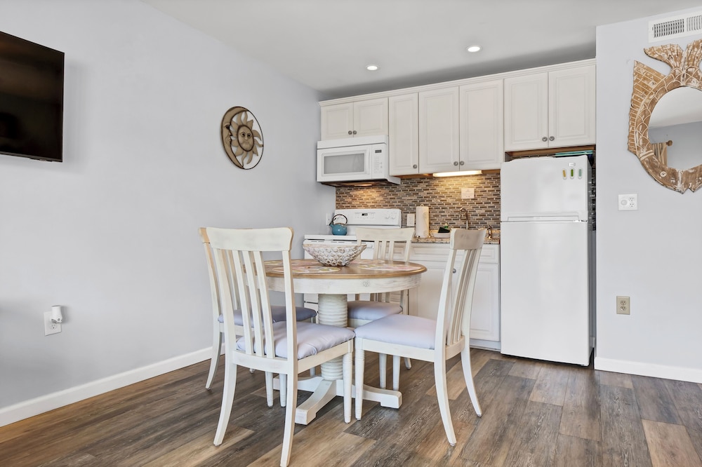 Sandpeddler Inn & Suites - photo 85