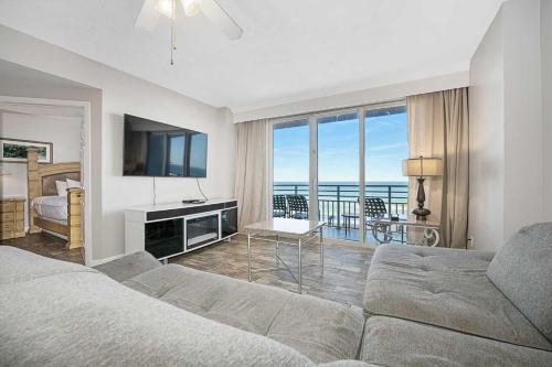 Luxury 5th Floor 3 BR Condo Direct Oceanfront Wyndham Ocean Walk Resort Daytona Beach 504 in Daytona Beach, United States